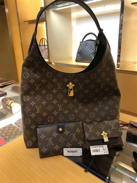 louis vuitton handbag price in paris|Louis Vuitton Paris france outlet.